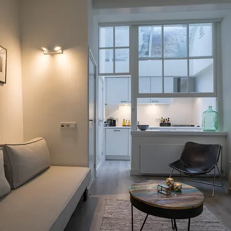 Luxury Flower Market Apartment *