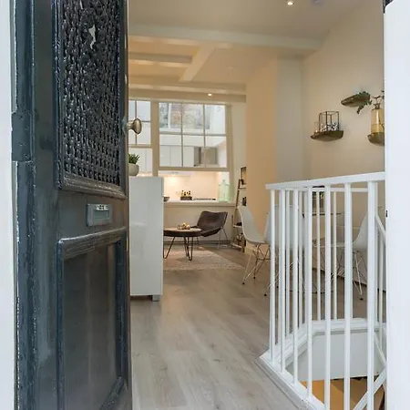Luxury Flower Market Apartment *