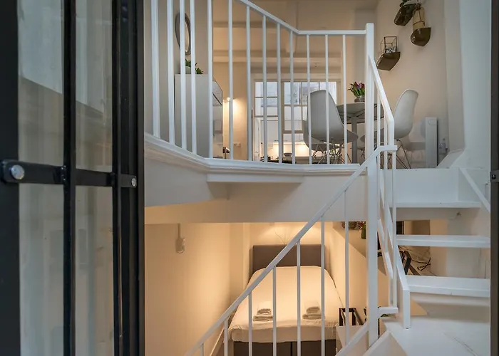 Luxury Flower Market